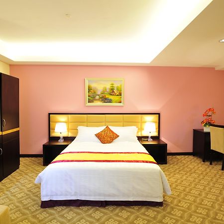 Hallmark Crown Hotel Melaka Zewnętrze zdjęcie