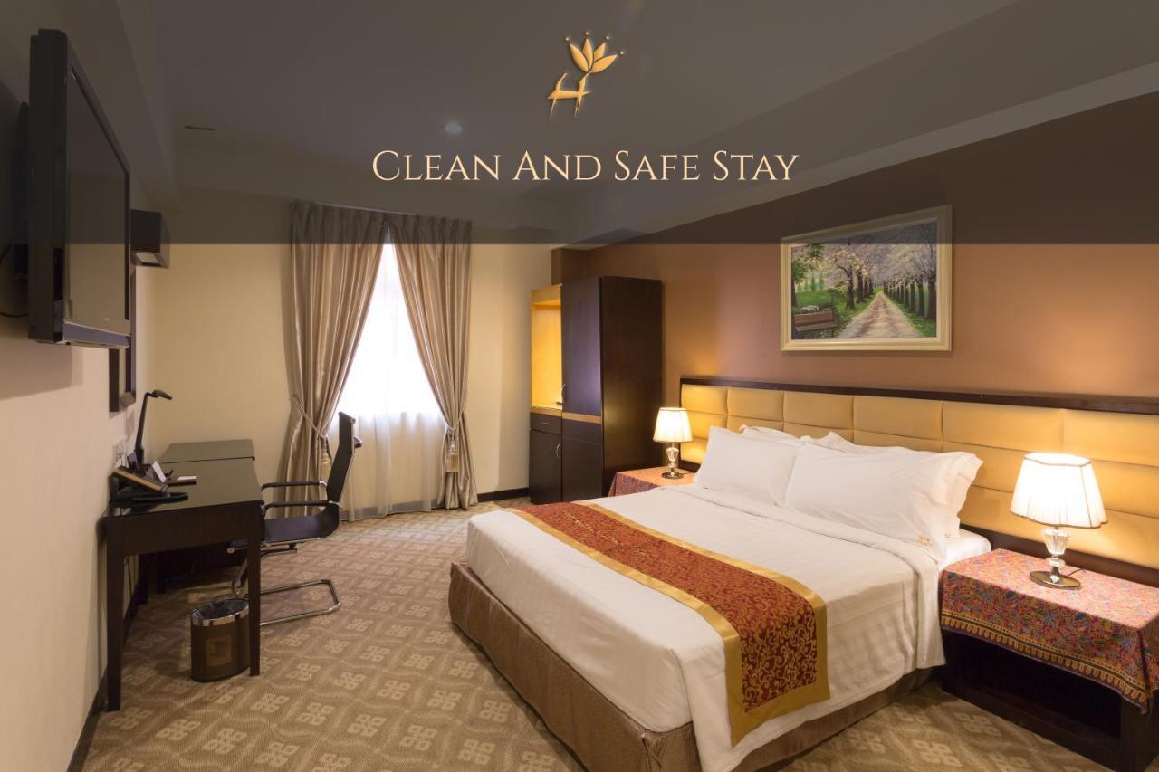 Hallmark Crown Hotel Melaka Zewnętrze zdjęcie
