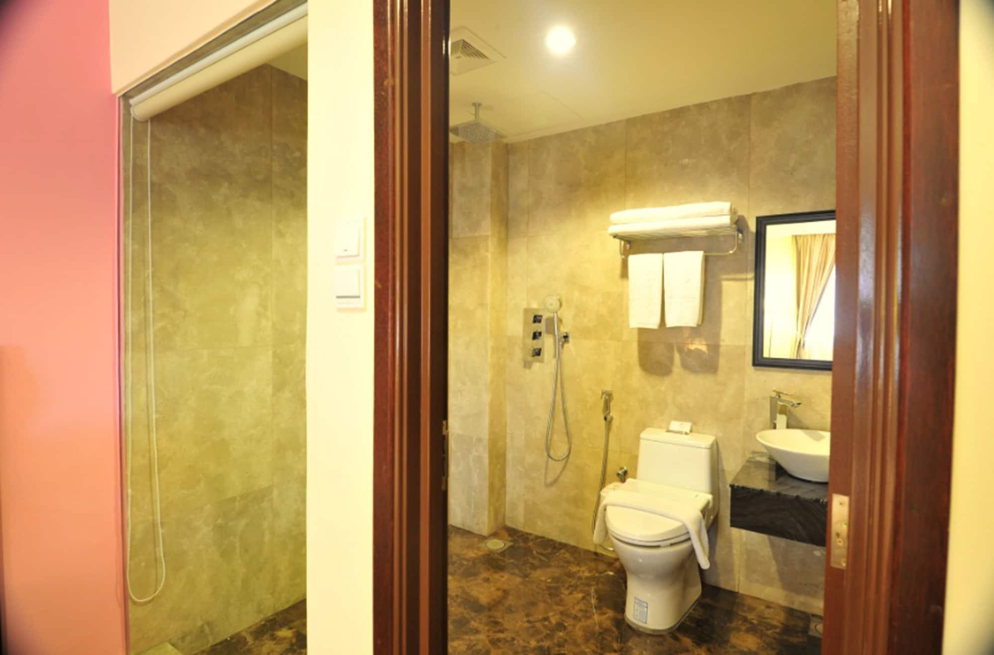 Hallmark Crown Hotel Melaka Zewnętrze zdjęcie