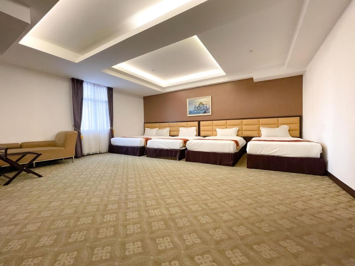 Hallmark Crown Hotel Melaka Zewnętrze zdjęcie