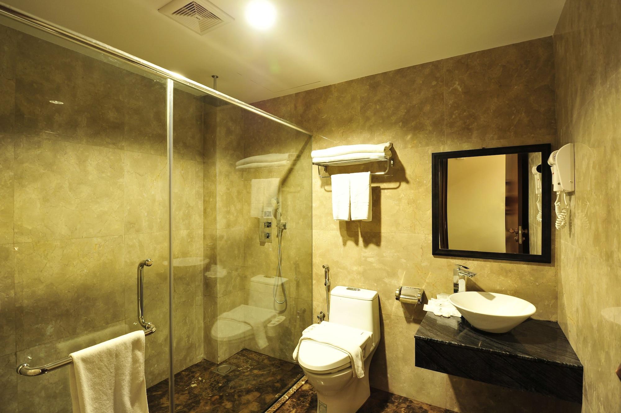 Hallmark Crown Hotel Melaka Zewnętrze zdjęcie
