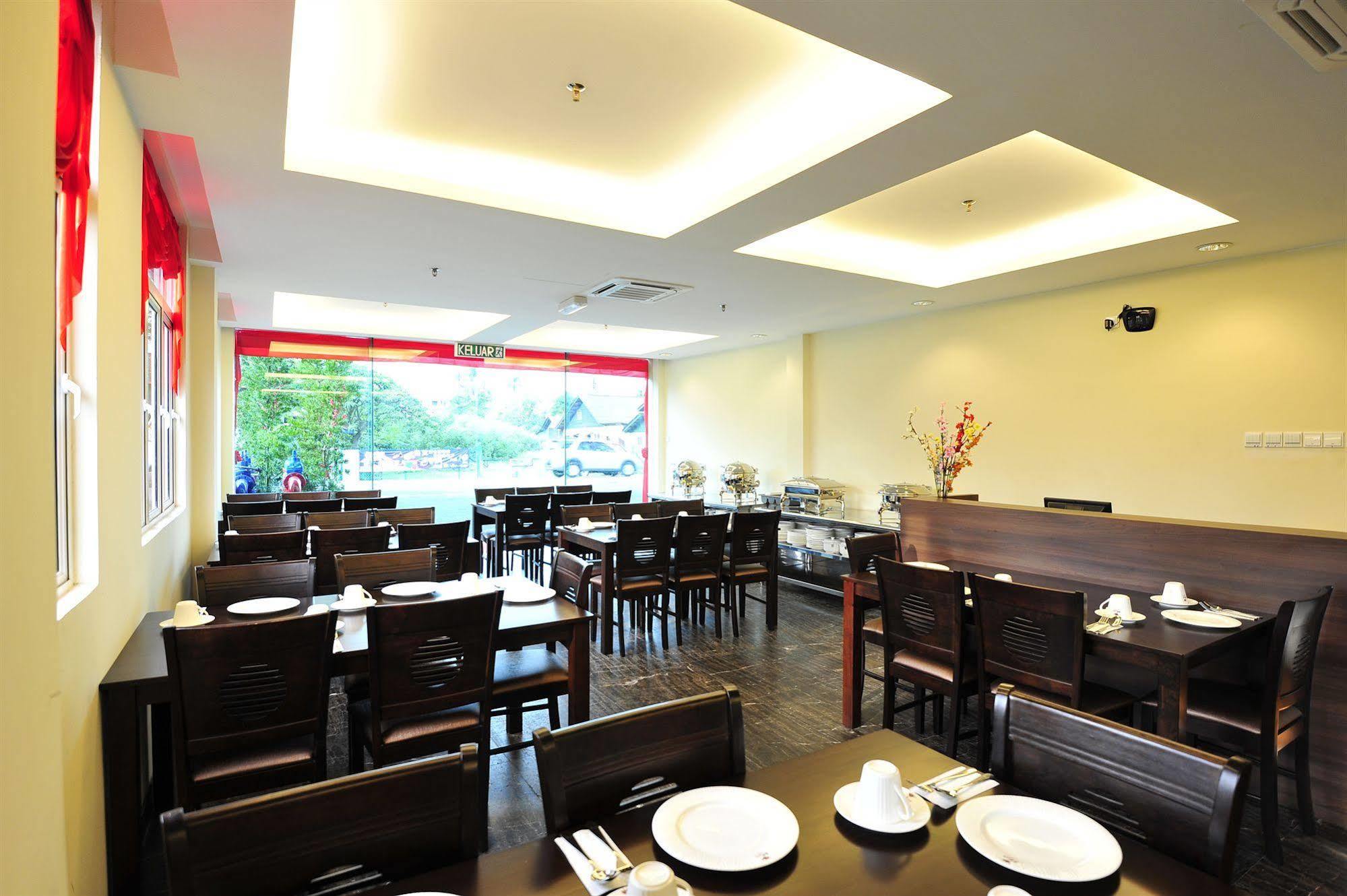 Hallmark Crown Hotel Melaka Zewnętrze zdjęcie