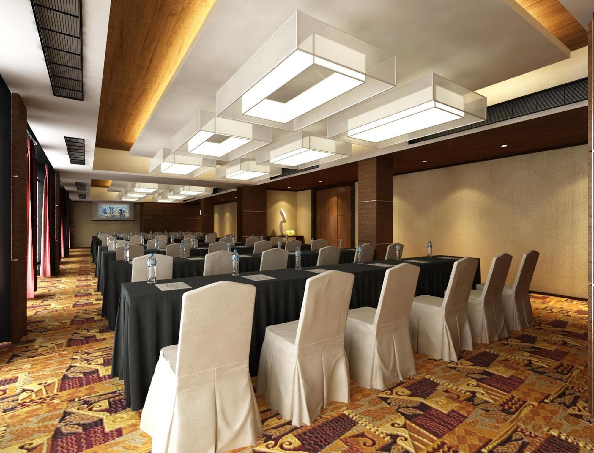 Hallmark Crown Hotel Melaka Zewnętrze zdjęcie